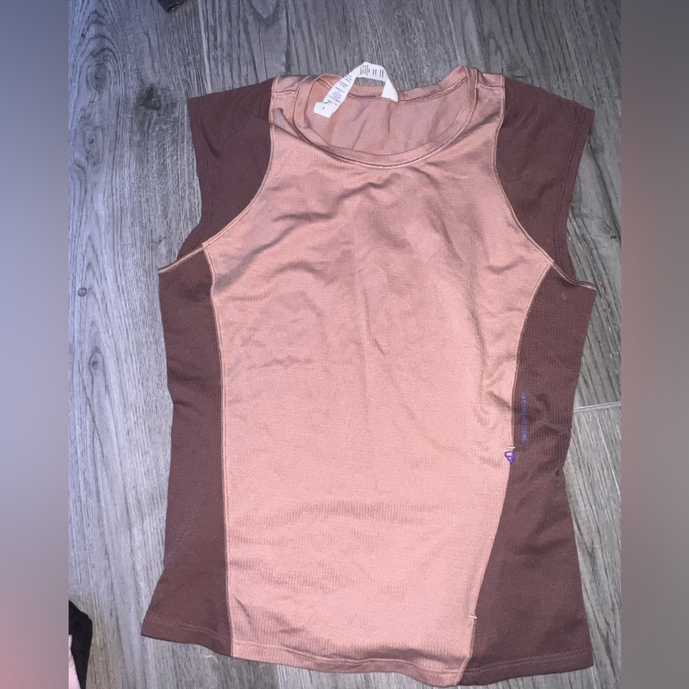 Lululemon top